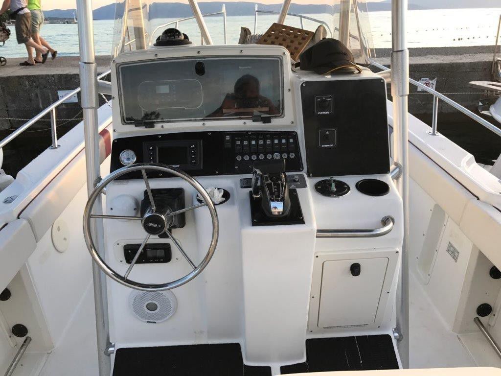 Boston Whaler 26 Outrage | Outrage