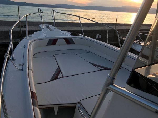 Boston Whaler 26 Outrage | Outrage