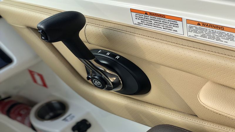 Sea Ray 19 SPX | OB Black