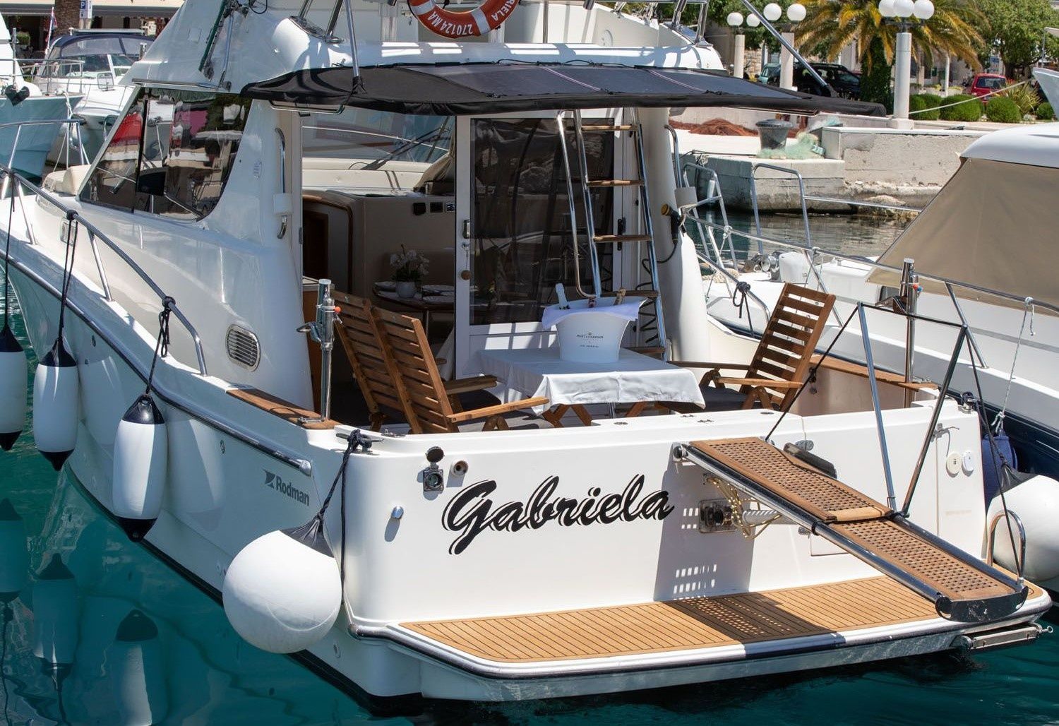 Rodman 1040 | Gabriela