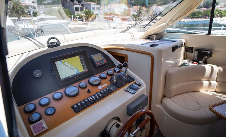 Rodman 1040 | Gabriela