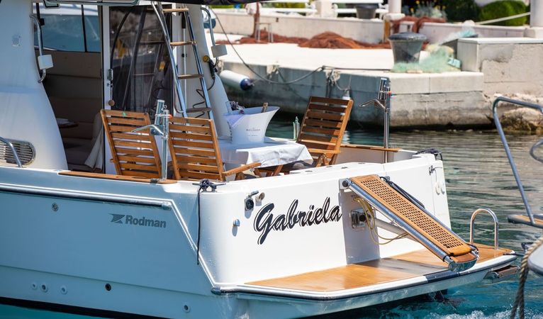 Rodman 1040 | Gabriela