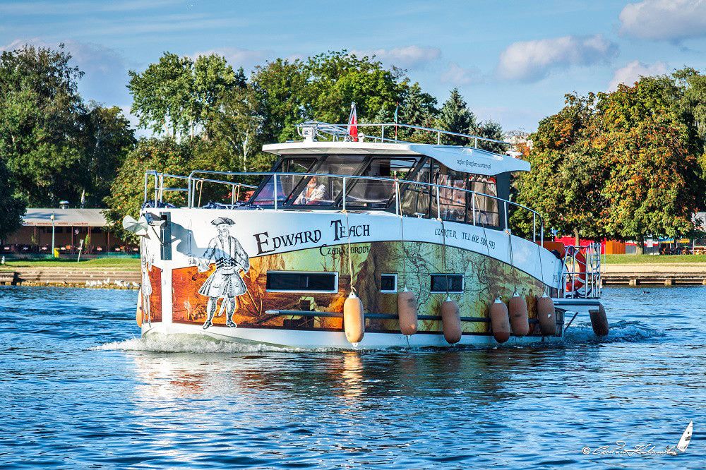 Cobra Yachts 36 | Edward Teach