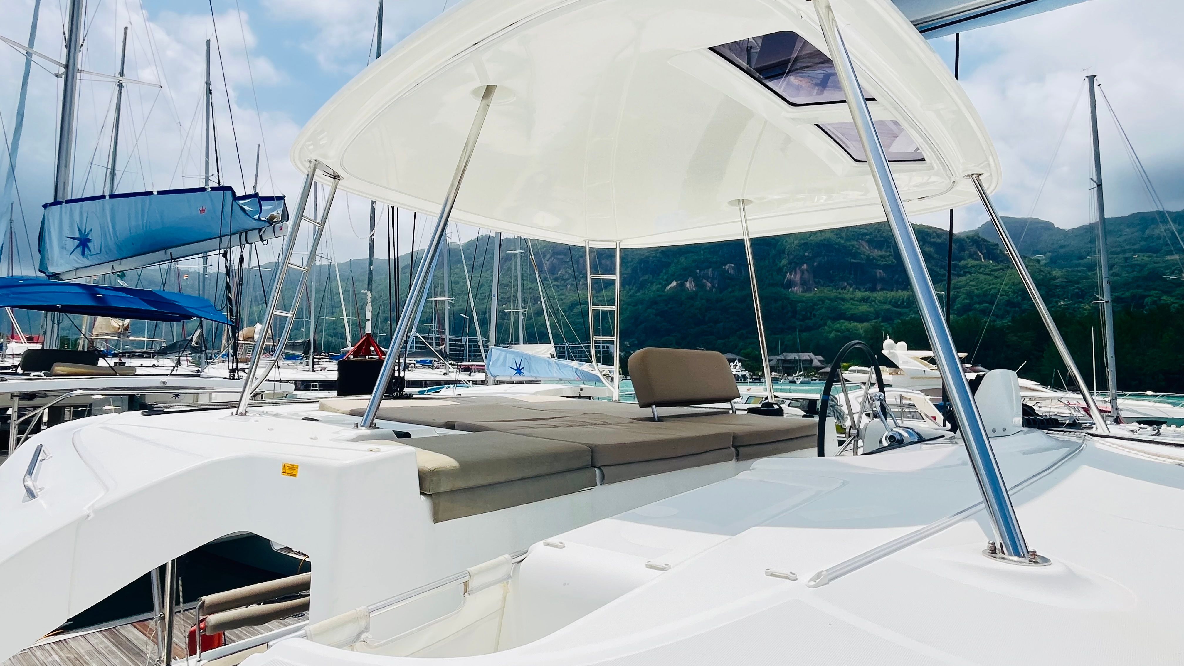 Lagoon 46 | Ghost Buster