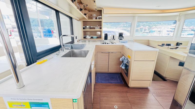 Lagoon 46 | Ghost Buster