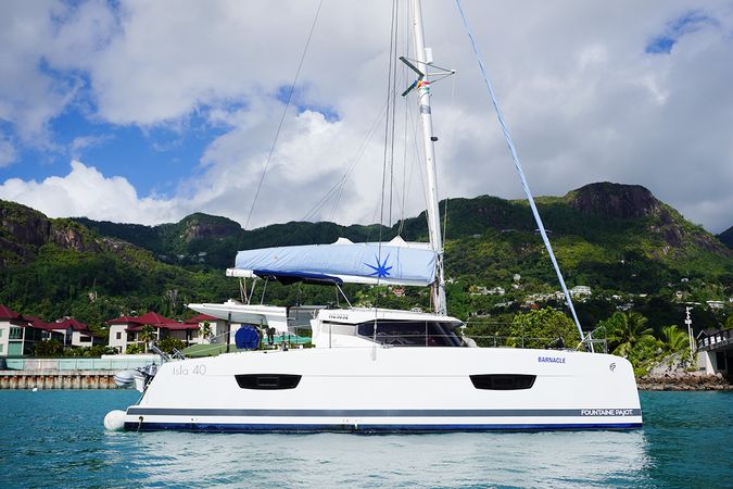 Fountaine Pajot Isla 40 | Barnacle
