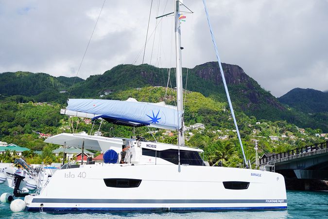 Fountaine Pajot Isla 40 | Barnacle