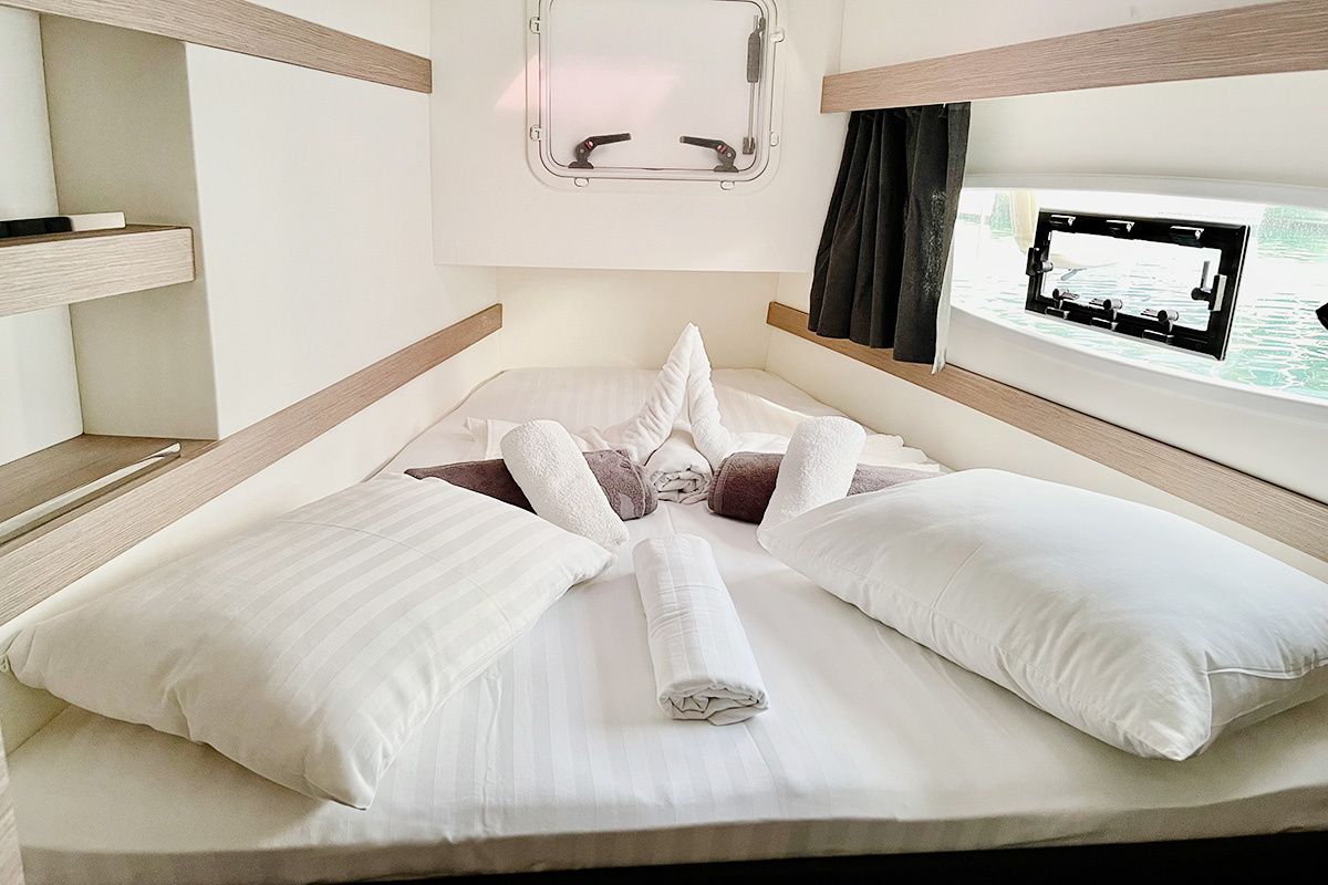 Fountaine Pajot Isla 40 | Barnacle