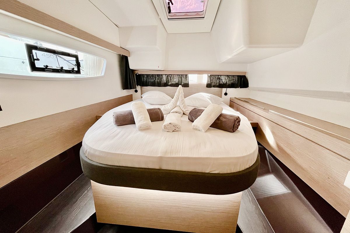 Fountaine Pajot Isla 40 | Barnacle