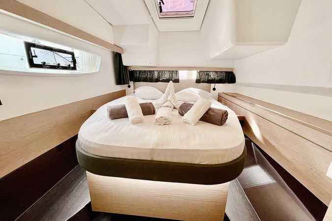 Fountaine Pajot Isla 40 | Barnacle