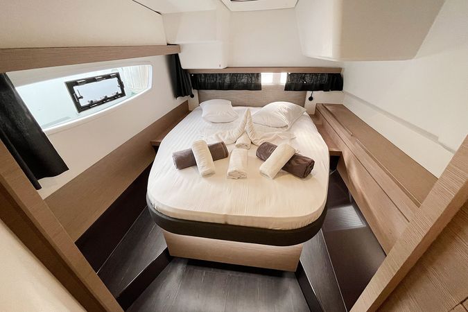 Fountaine Pajot Isla 40 | Barnacle