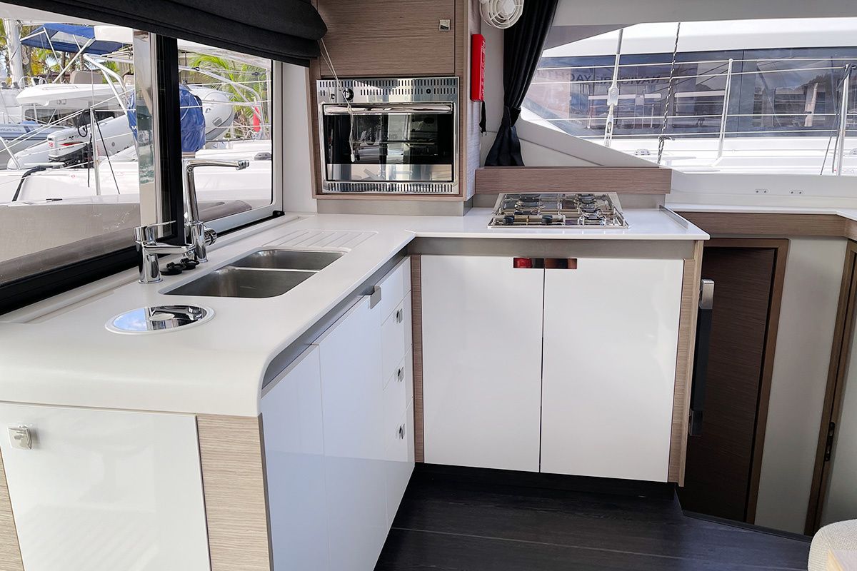 Fountaine Pajot Isla 40 | Barnacle