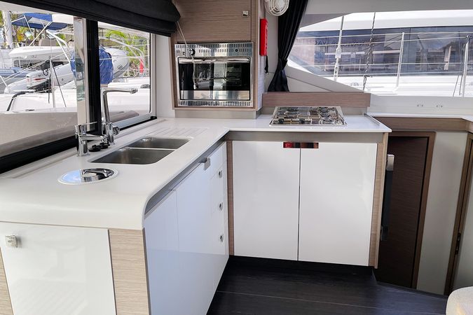 Fountaine Pajot Isla 40 | Barnacle