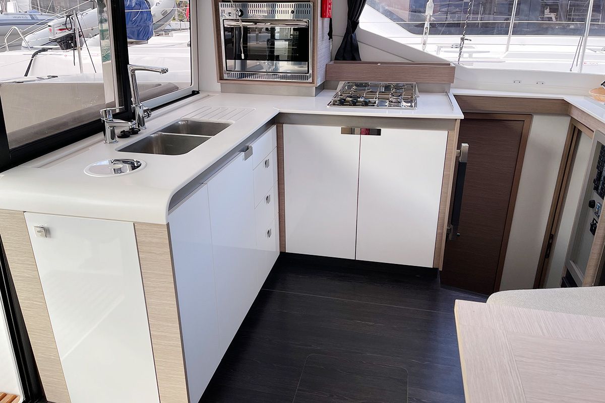 Fountaine Pajot Isla 40 | Barnacle