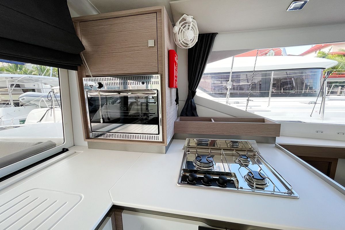 Fountaine Pajot Isla 40 | Barnacle