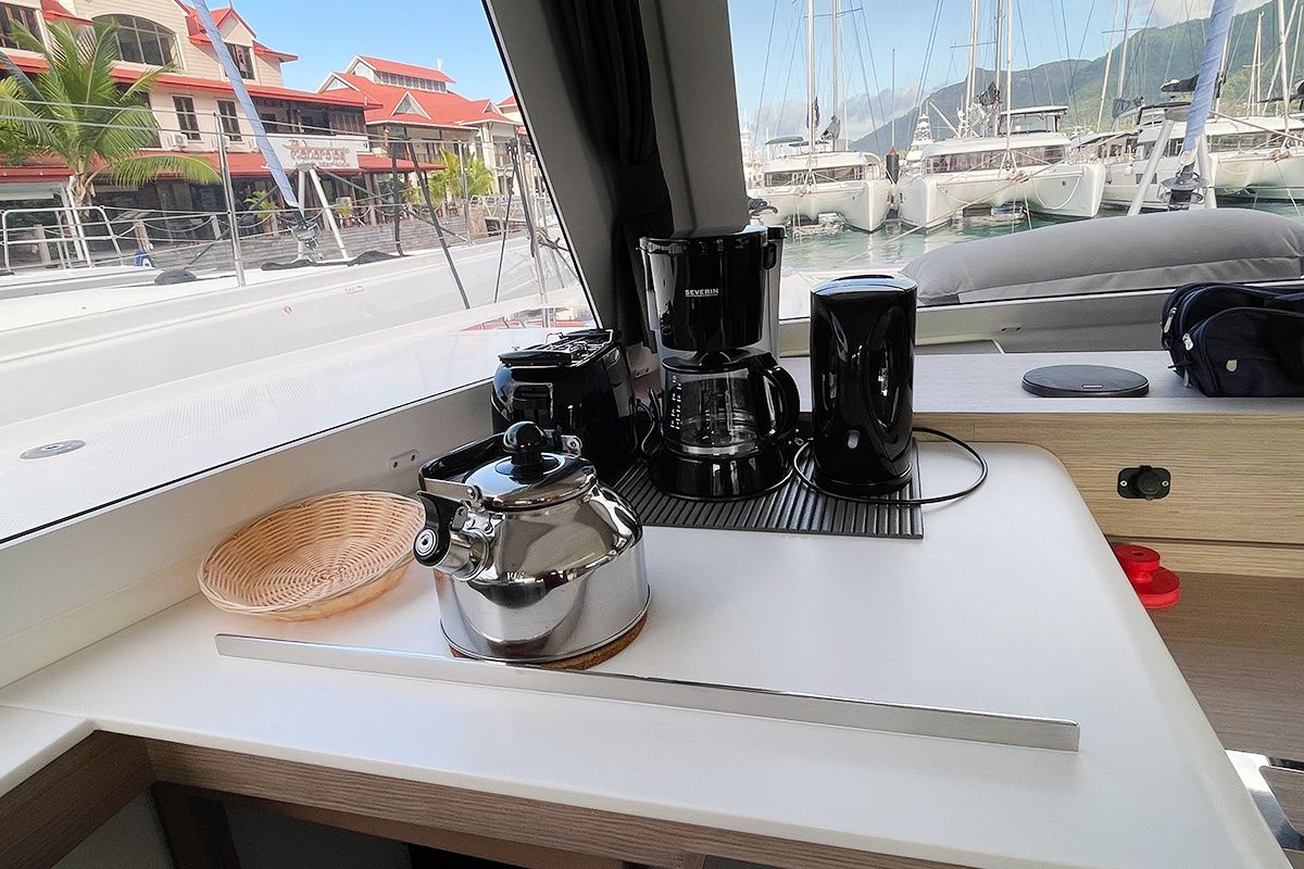 Fountaine Pajot Isla 40 | Barnacle