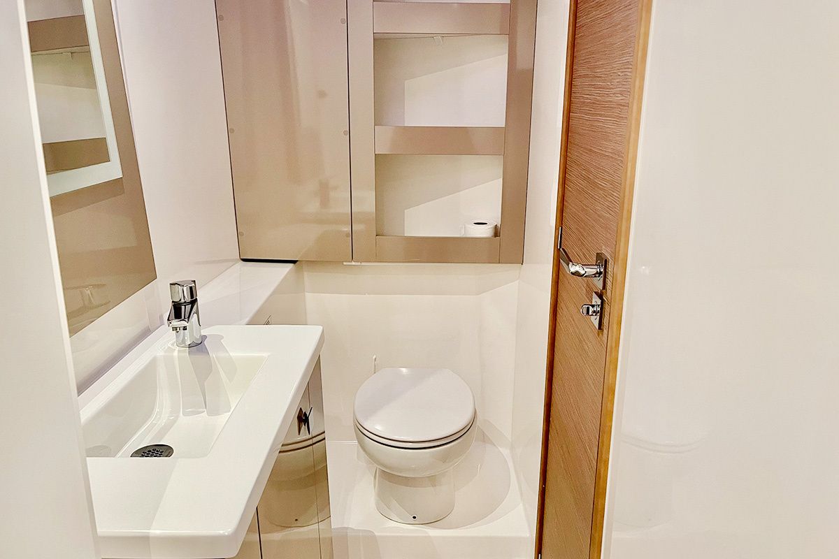 Fountaine Pajot Isla 40 | Barnacle