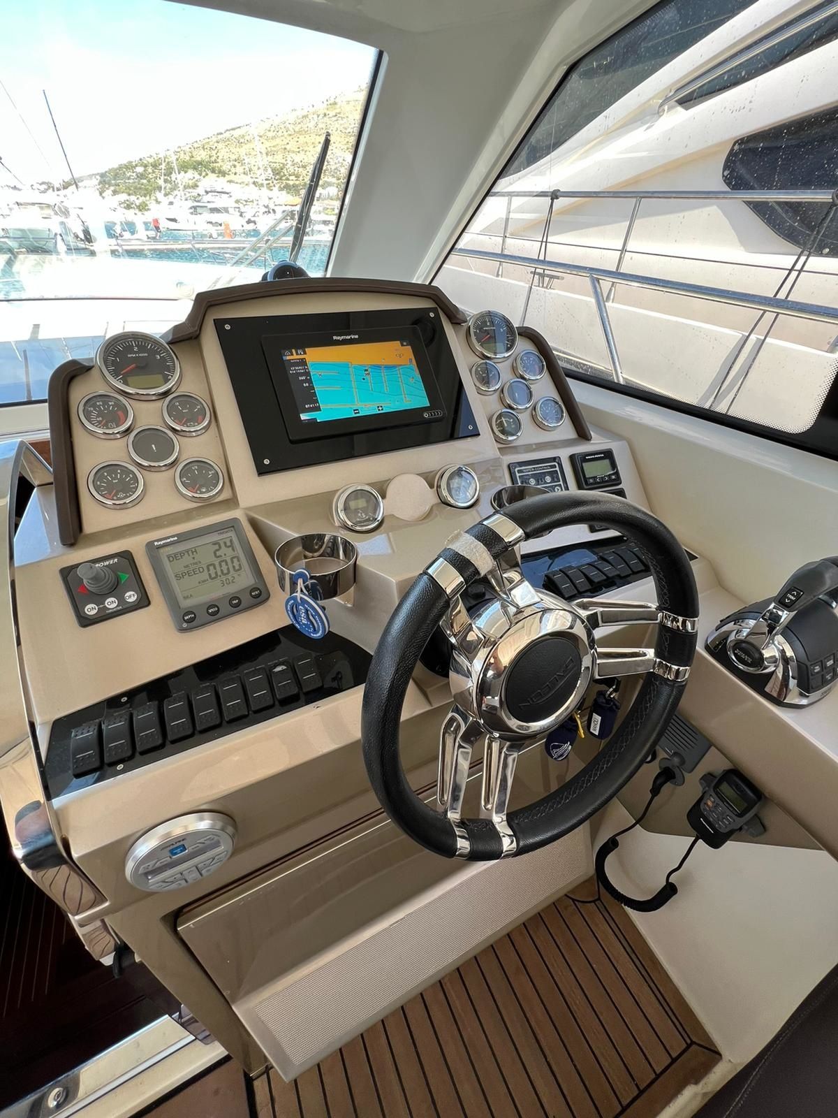 Galeon 385 HTS | Manoli