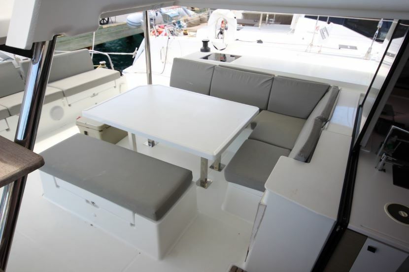 Fountaine Pajot Saba 50 | Apres Ski