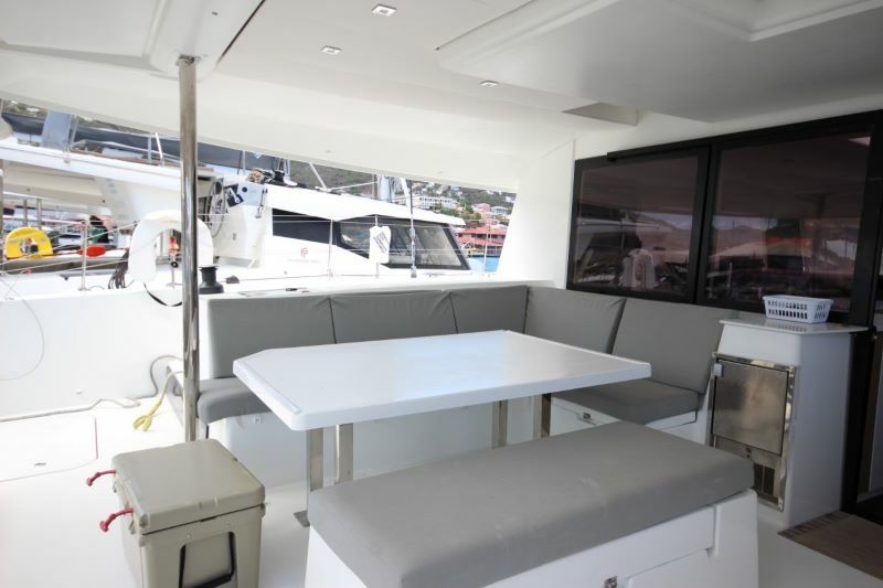 Fountaine Pajot Saba 50 | Apres Ski