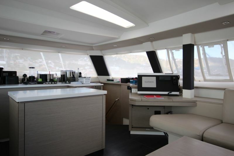 Fountaine Pajot Saba 50 | Apres Ski