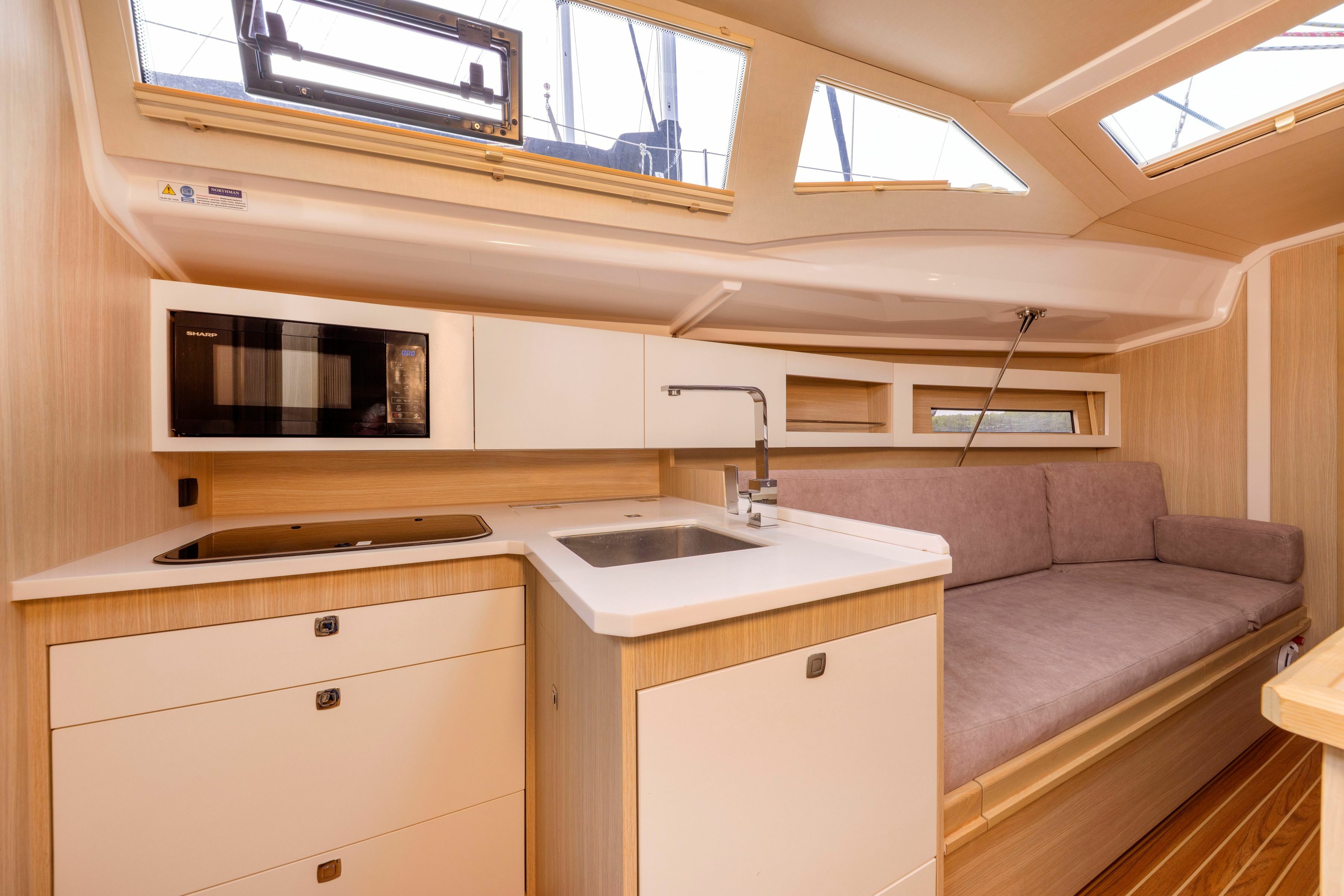 Northman Maxus 34 | Wyspa Heleny