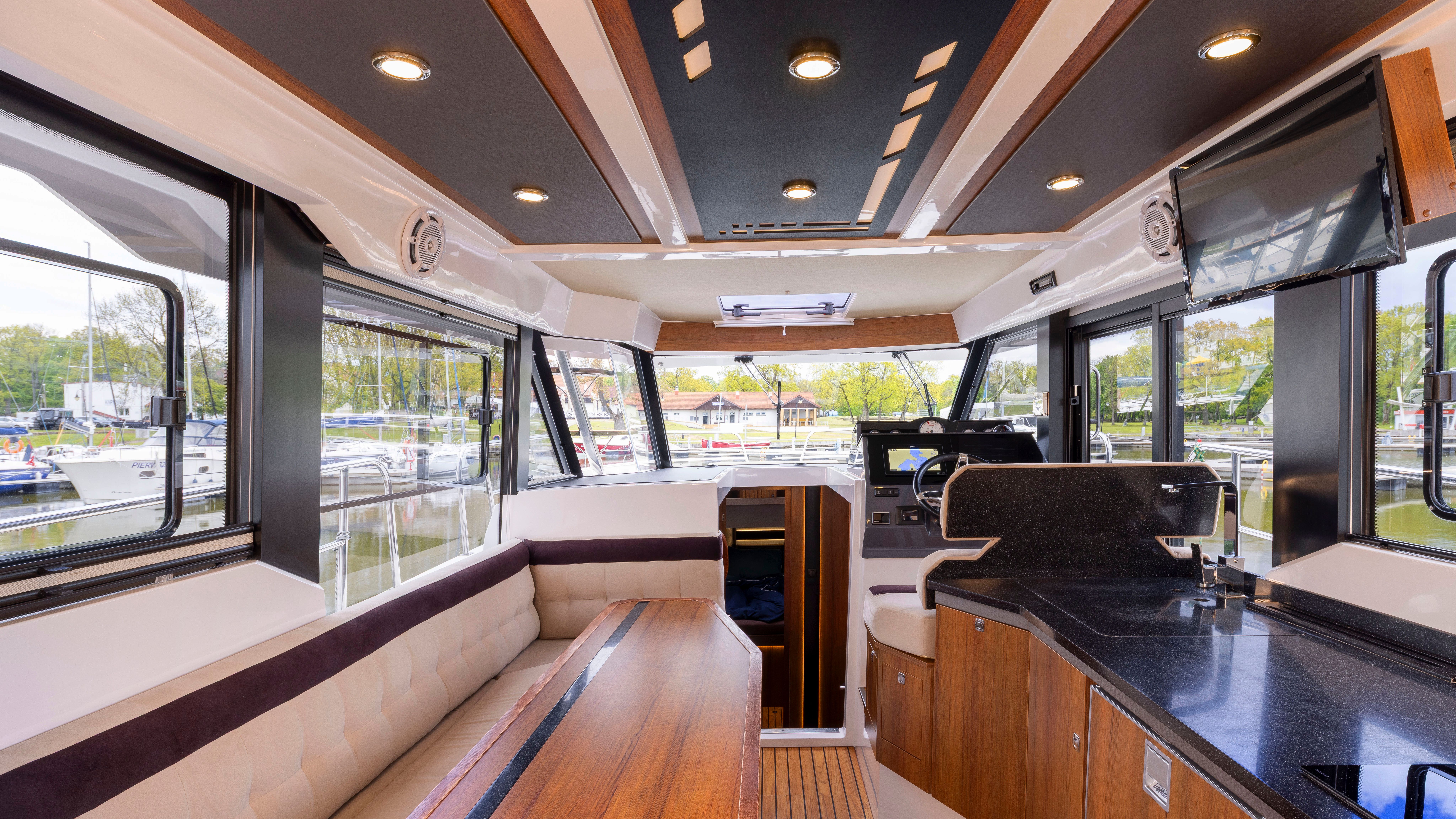 Northman 1200 | Hitchcock