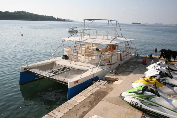 Monte Marine Cat 17 Party | Epidaurum