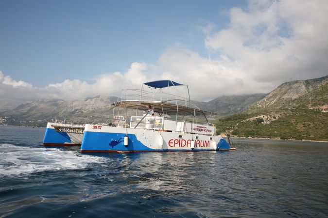 Monte Marine Cat 17 Party | Epidaurum