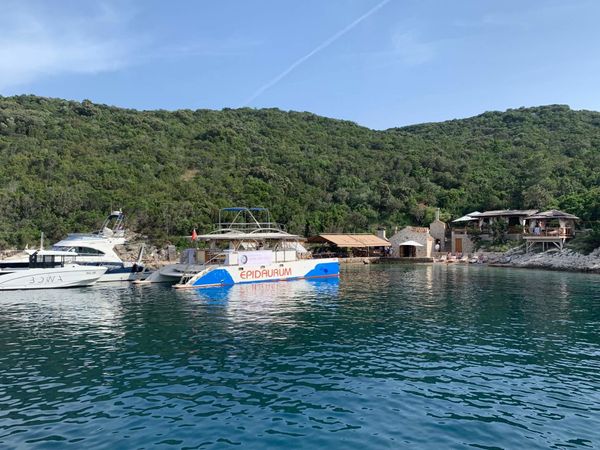 Monte Marine Cat 17 Party | Epidaurum