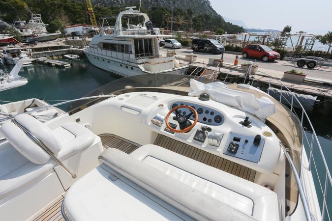 Sunseeker Manhattan 45 | Fly