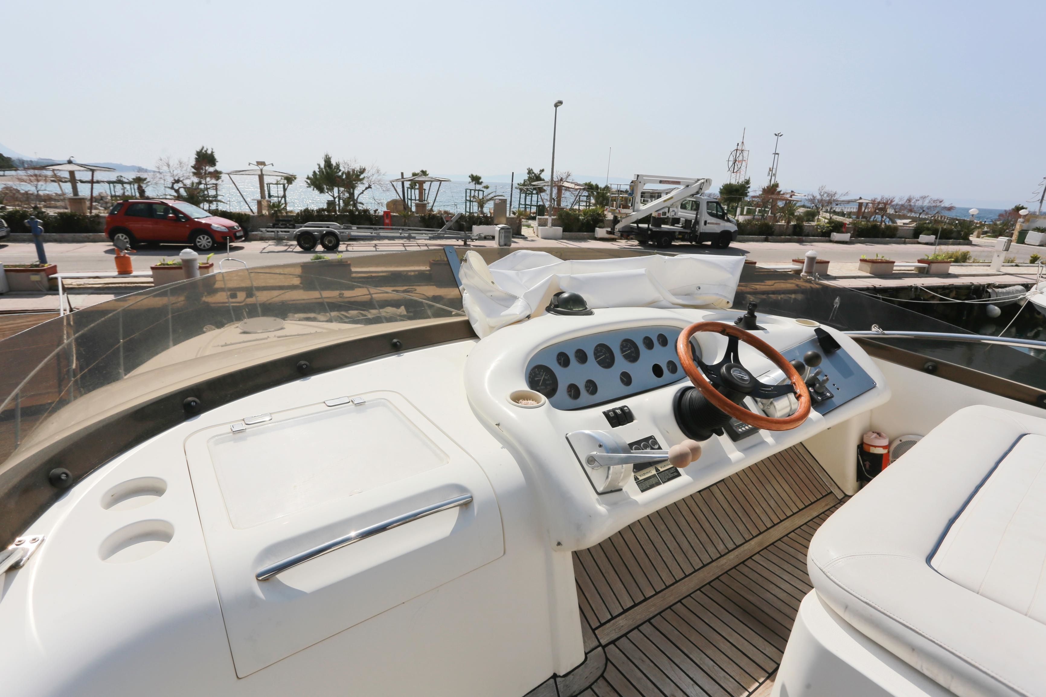 Sunseeker Manhattan 45 | Fly