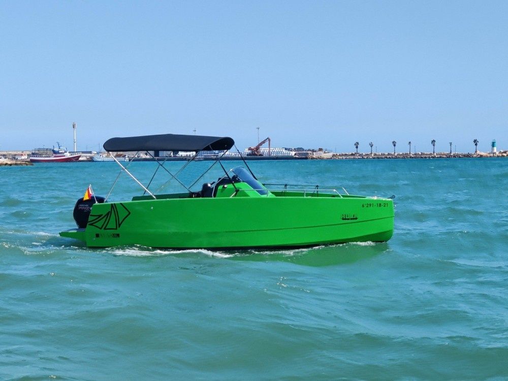 Nuva Yachts 6 | Hulk