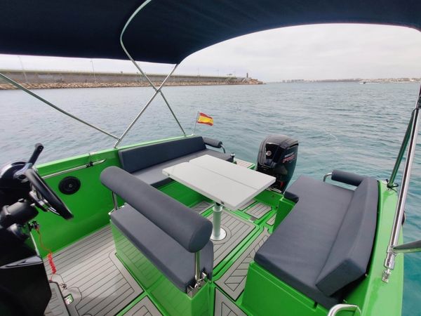 Nuva Yachts 6 | Hulk