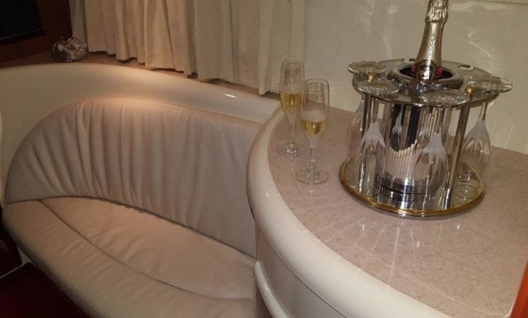 Fairline Targa 34 | Katherine & Hara