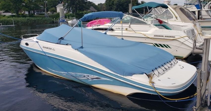 Rinker 246 CB | Azure