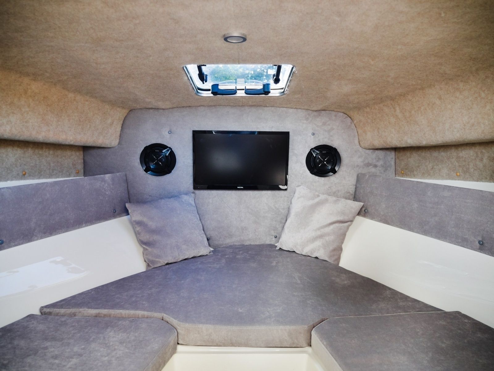 Pegazus Escapade 600 Camper | Sophia