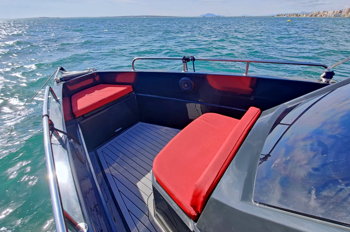 Nuva Yachts M6 | Deadpool