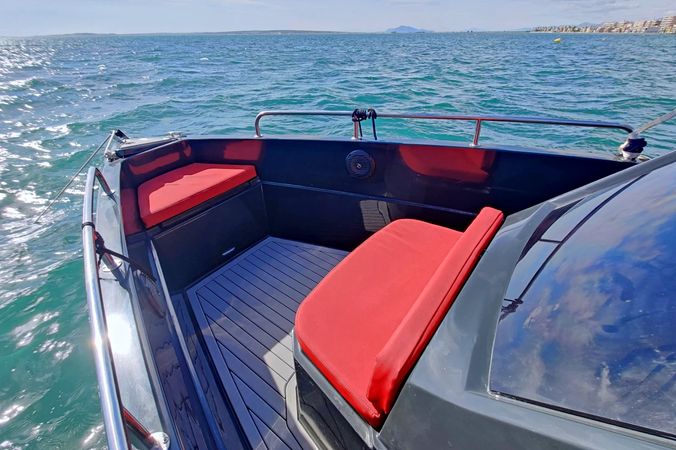 Nuva Yachts M6 | Deadpool