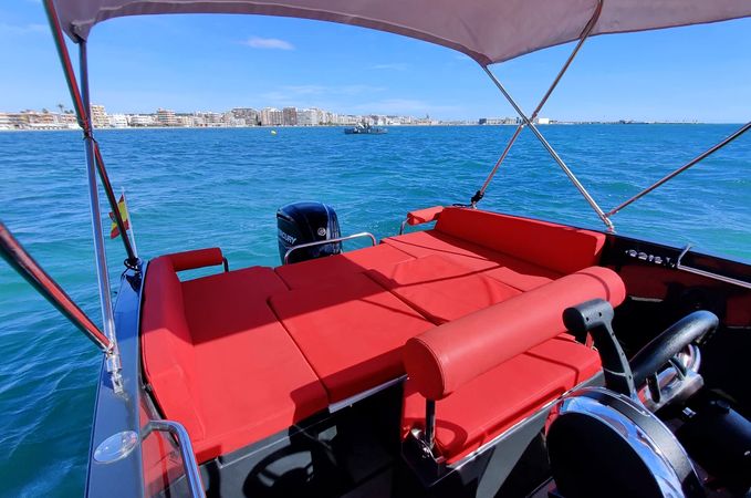 Nuva Yachts M6 | Deadpool