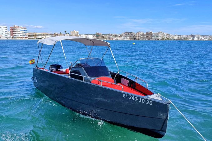 Nuva Yachts M6 | Deadpool