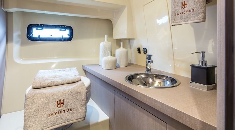 Invictus 270 | Chalu