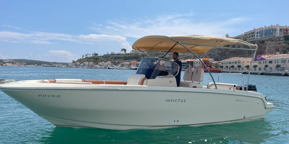 Invictus 240 | Menorcamar 11
