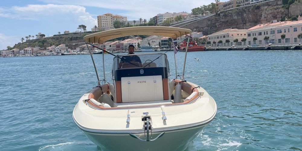 Invictus 240 | Menorcamar 11