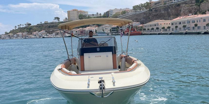 Invictus 240 | Menorcamar 11