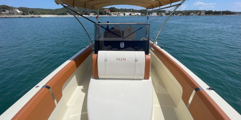 Invictus 240 | Menorcamar 11