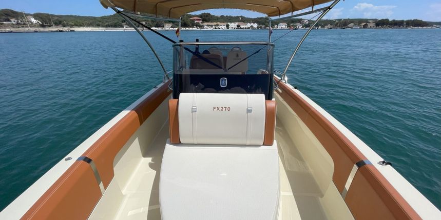 Invictus 240 | Menorcamar 11