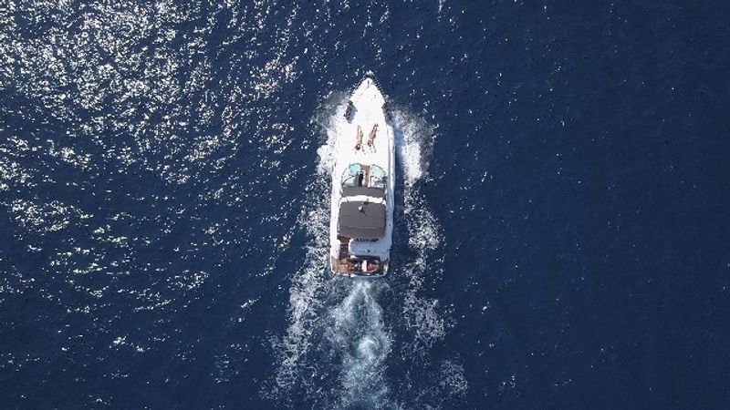 Cruiser Yachts 44.5 | Gaps