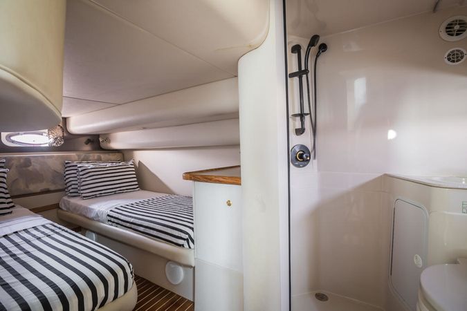 Cruiser Yachts 44.5 | Gaps