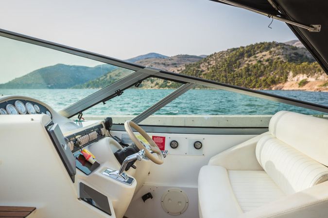 Cruiser Yachts 44.5 | Gaps